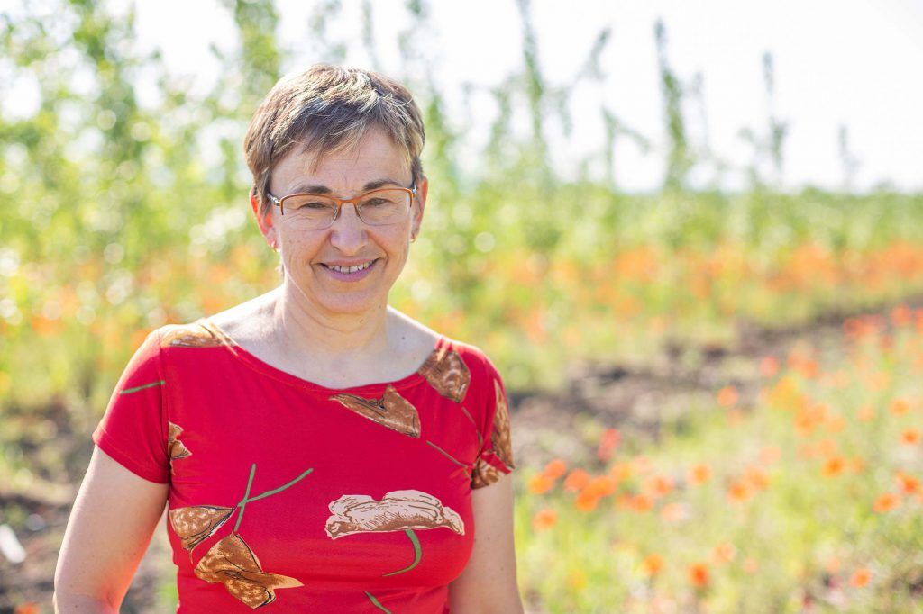 Bild von Frau Jaroslava Bojkovská, einer Landwirtin, die sich bereits Pappelplantagen anbaut